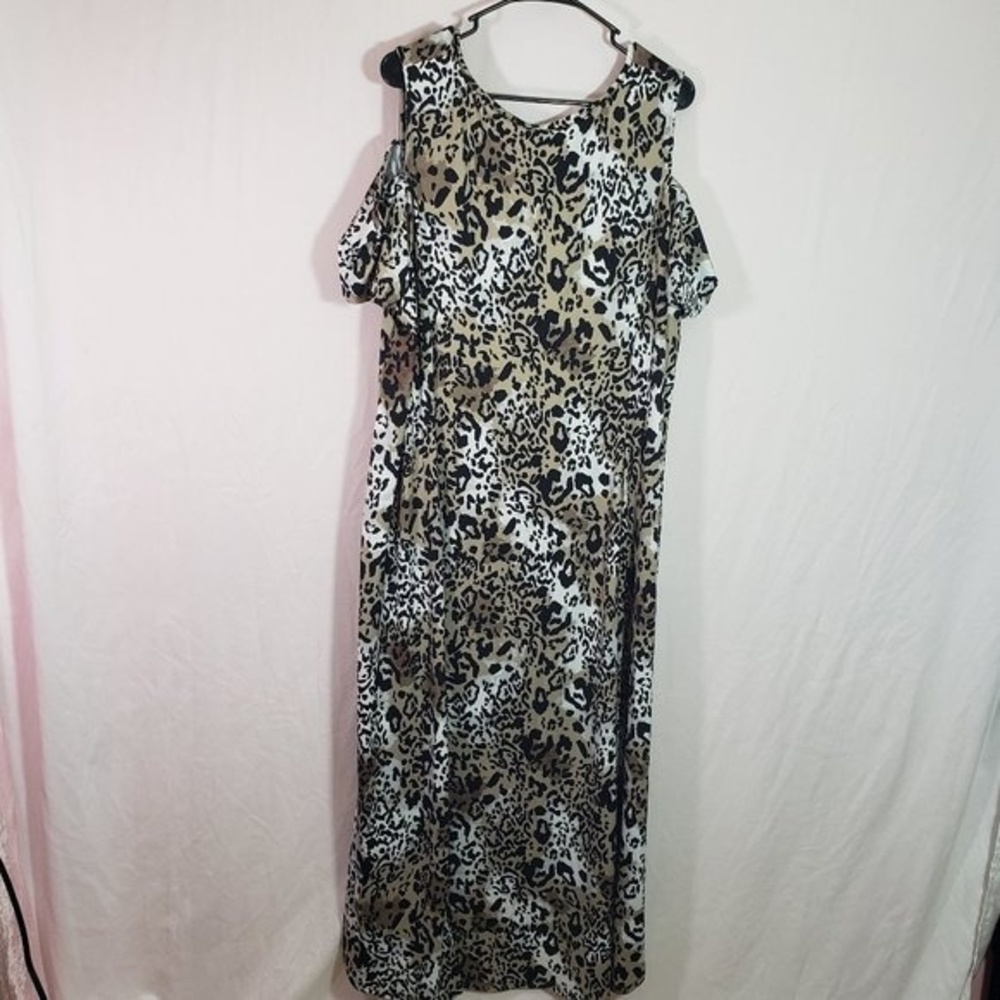 NY Collection Plus Size 3X Cold Shoulder Asymmetric Print Maxi Dress (AG) - Picture 7 of 7
